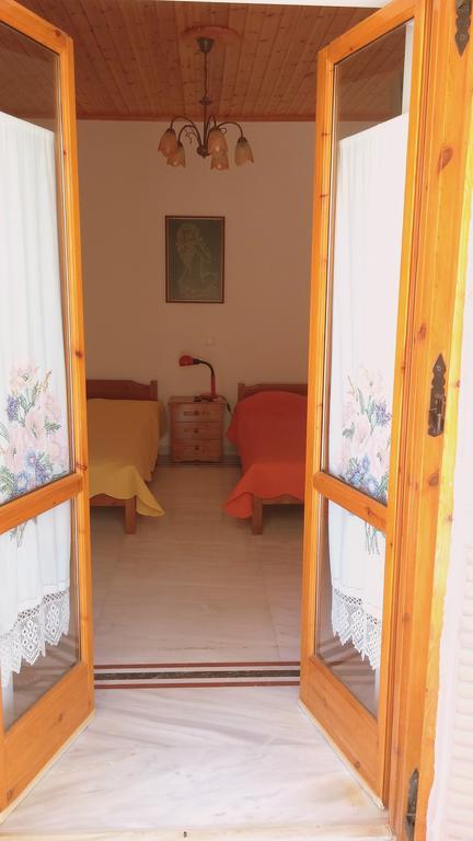 Dafni Apartments Kastrí Екстериор снимка