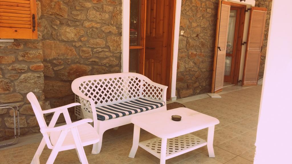 Dafni Apartments Kastrí Екстериор снимка
