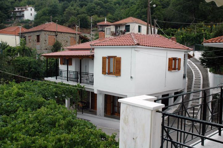 Dafni Apartments Kastrí Екстериор снимка